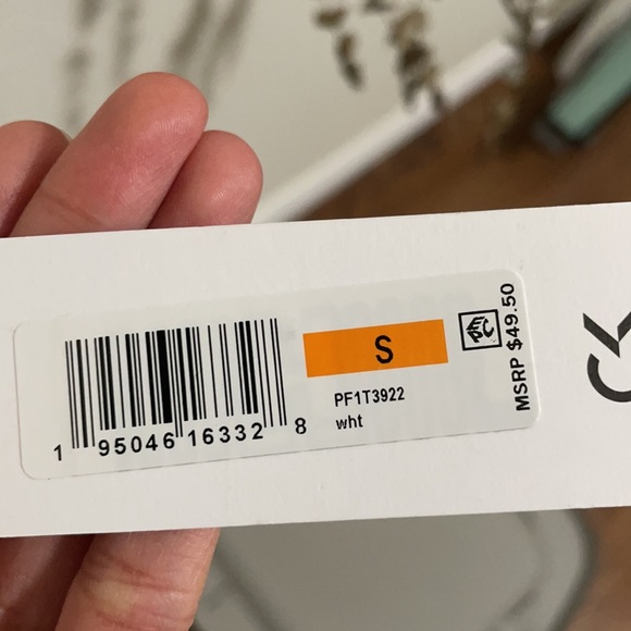 Small athletic Calvin Klein sweater - Picture 5 of 5